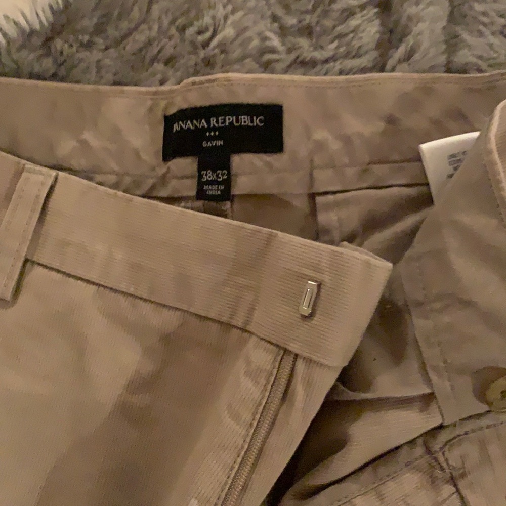Men’s banana republic khaki dress pants. Size 38x32